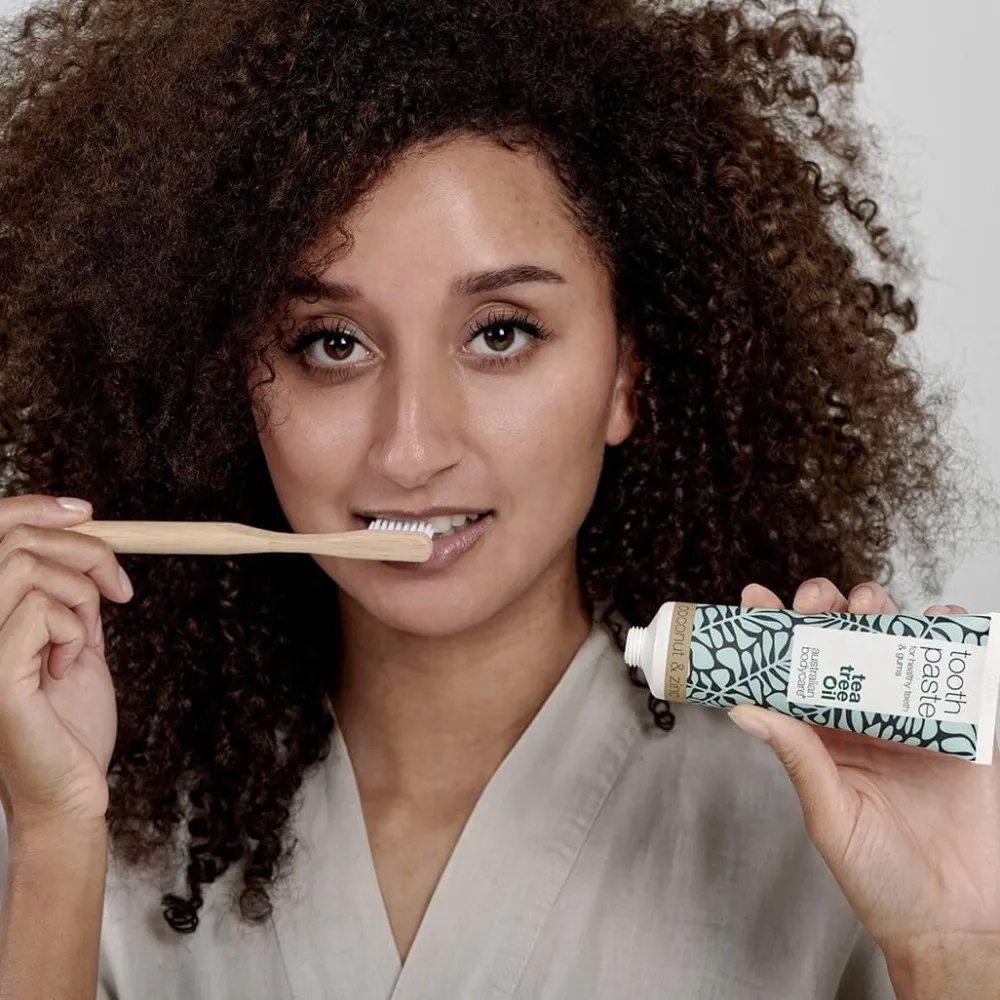 Zahnpasta mit Teebaumöl, Kokosnuss & Zink>Australian Bodycare