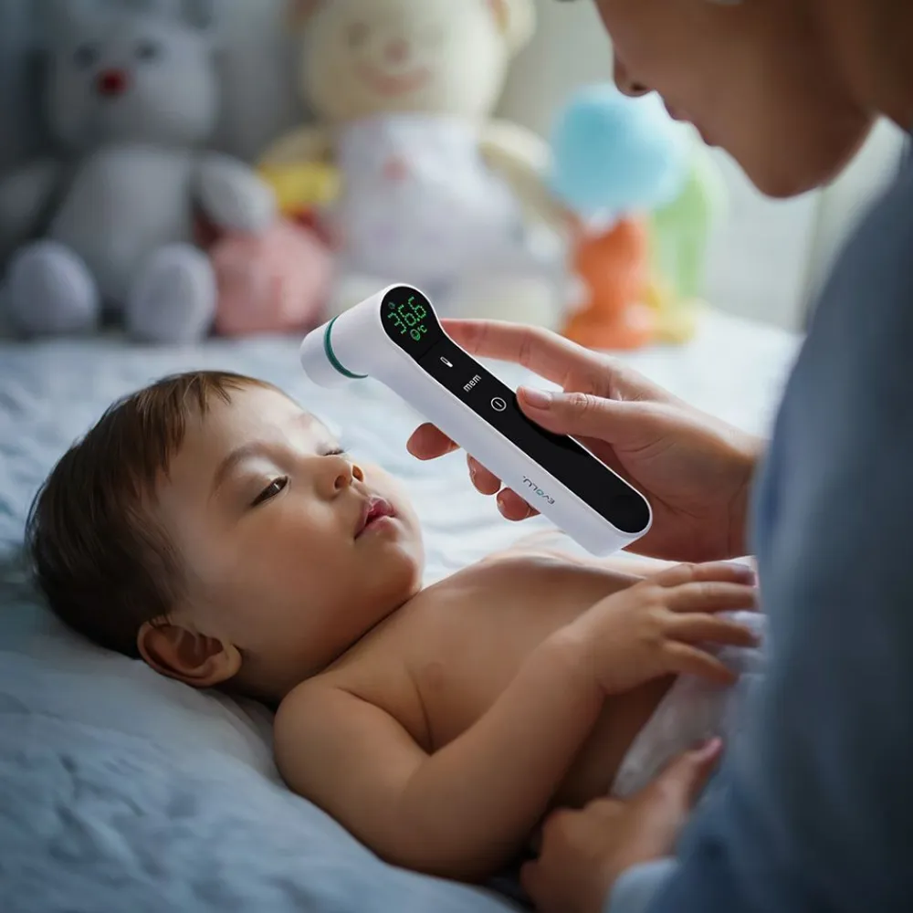 EVOLU INFRARED präzises Infrarot Fieber-Thermometer kontaktlos, 3 in 1 für Stirn, Ohr und Umgebung>