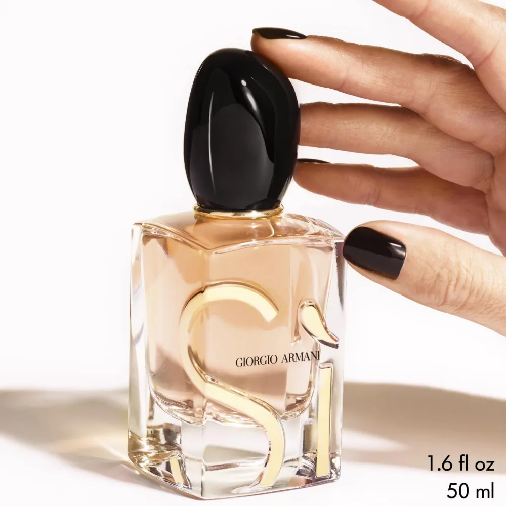 Sì>GIORGIO ARMANI Outlet